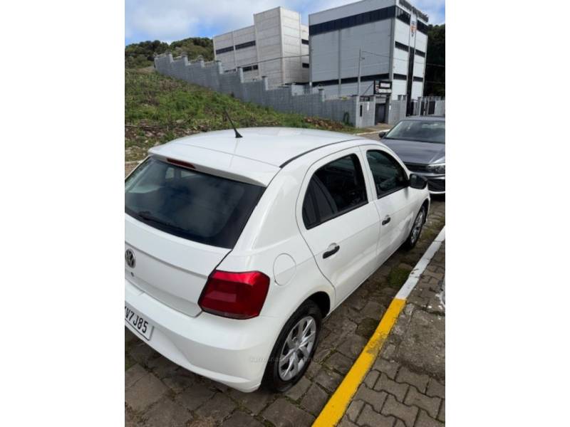VOLKSWAGEN - GOL - 2022/2023 - Branca - Sob Consulta