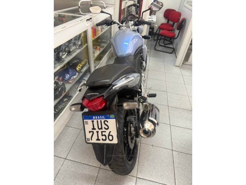 HONDA - CB 300R - 2013/2013 - Azul - R$ 16.000,00