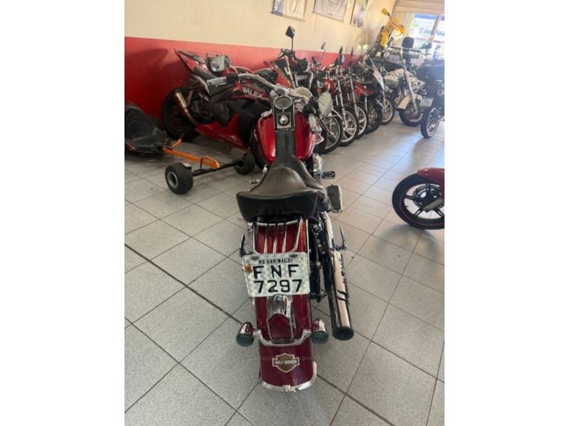 HARLEY-DAVIDSON - SOFTAIL - 2011/2012 - Vermelha - R$ 63.000,00