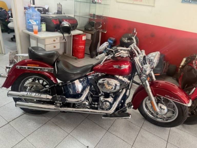 HARLEY-DAVIDSON - SOFTAIL - 2011/2012 - Vermelha - R$ 63.000,00
