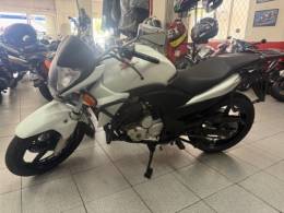 HONDA - CB 300R - 2012/2012 - Branca - R$ 13.700,00