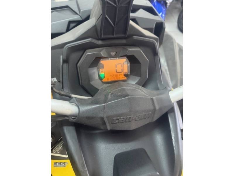 CAN-AM - OUTLANDER - 2013/2013 - Amarela - R$ 49.999,00
