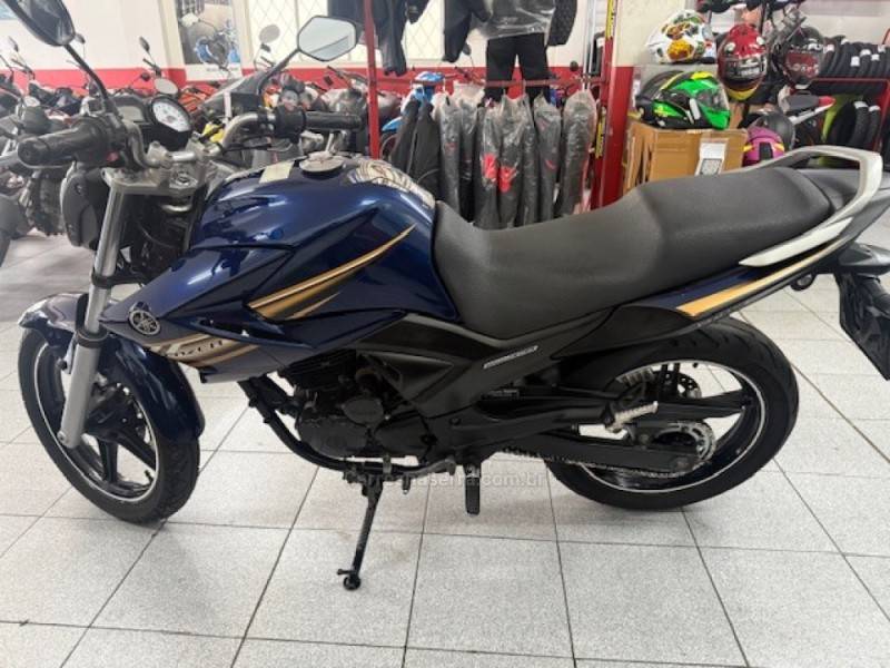 YAMAHA - FAZER - 2013/2014 - Azul - R$ 14.500,00