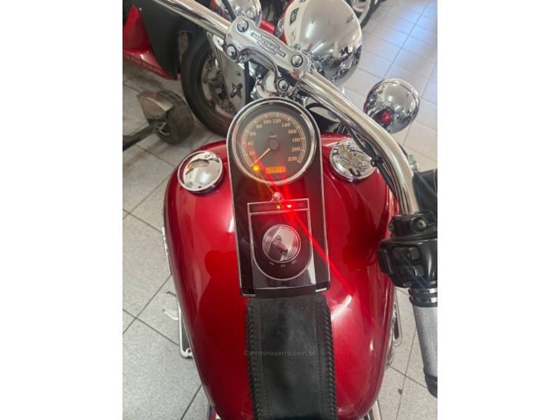 HARLEY-DAVIDSON - SOFTAIL - 2011/2012 - Vermelha - R$ 63.000,00