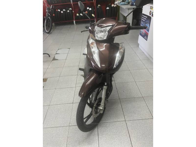 HONDA - BIZ 125 - 2021/2022 - Marrom - R$ 15.500,00