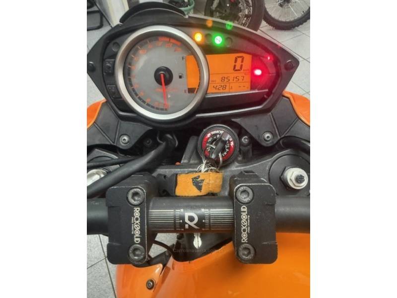 KAWASAKI - Z-750 - 2012/2012 - Laranja - R$ 34.000,00