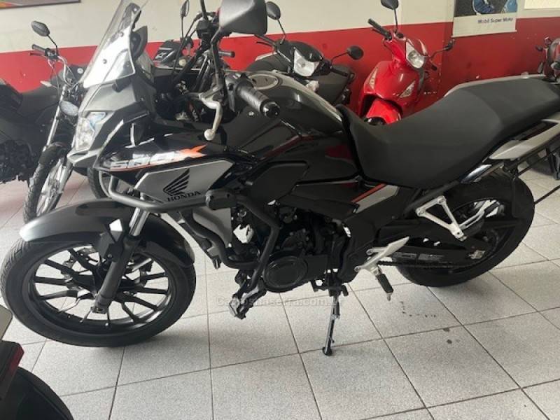 HONDA - CB 500 - 2021/2021 - Preta - R$ 39.999,00